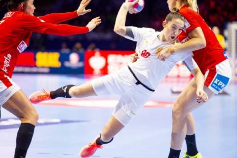 181212 Milena Raicevic of Montenegro during the EHF European Women s Handball Championship match between Denmark and Montenegro on December 12 2018 in Nantes Photo Ludvig Thunman BILDBYR u0081N kod LT 35570, detectedSourceLanguage  Copyright: LUDVIGxTHUNMAN BB181212LT013