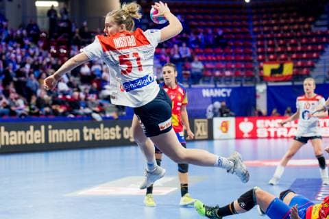 181212 Vilde Ingstad of Norway during the EHF European Women s Handball Championship match between Spain and Norway on December 11 2018 in Nancy Photo Fredrik Varfjell BILDBYRAN kod FV 150184, detectedSourceLanguage  Copyright: FREDRIKxVARFJELL BB181212FV016