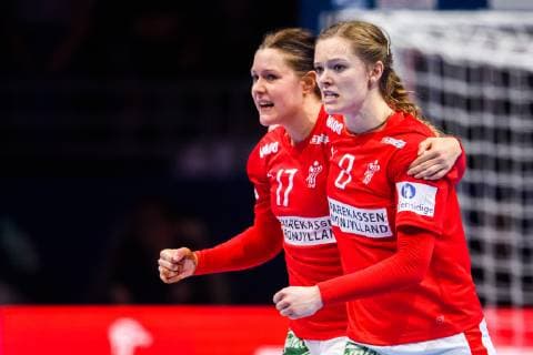 181212 Stine Bodholt Nielsen and Anne Mette Hansen of Denmark celebrates during the EHF European WomenÕs Handball Championship match between Denmark and Montenegro on December 12 2018 in Nantes Photo Ludvig Thunman BILDBYR u0081N kod LT 35570, detectedSourceLanguage  Copyright: LUDVIGxTHUNMAN BB181212LT024