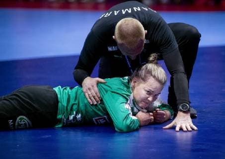 Danmarks Sandra Toft faar en bold i hovedet under EM kampen mellem Danmark-Montenegro i Nantes, onsdag den 12 december 2018.. , Nantes Denmark  Copyright: Scanpix LiselottexSabroex COP103 spdk20181212-180524-L