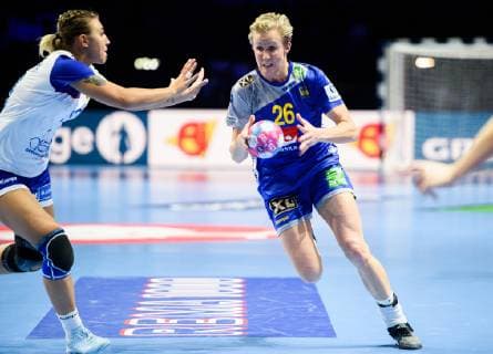 181212 Elin Hallagard of Sweden during the EHF European WomenÕs Handball Championship match between Sweden and Russia on December 12 2018 in Nantes Photo Ludvig Thunman BILDBYR u0081N kod LT 35571, detectedSourceLanguage  Copyright: LUDVIGxTHUNMAN BB181212LT053