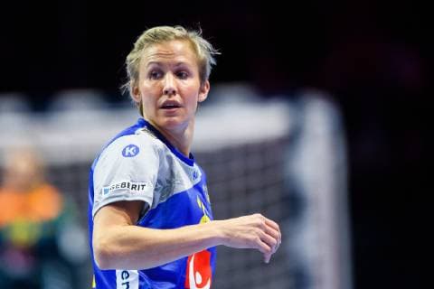 181212 Elin Hallagard of Sweden during the EHF European WomenÕs Handball Championship match between Sweden and Russia on December 12 2018 in Nantes Photo Ludvig Thunman BILDBYR u0081N kod LT 35571, detectedSourceLanguage  Copyright: LUDVIGxTHUNMAN BB181212LT056