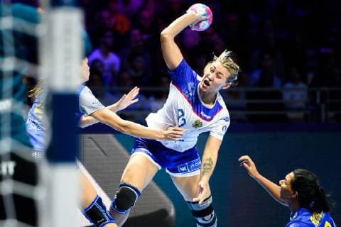 181212 Jaroslava Frolova of Russia during the EHF European WomenÕs Handball Championship match between Sweden and Russia on December 12 2018 in Nantes Photo Ludvig Thunman BILDBYR u0081N kod LT 35571, detectedSourceLanguage  Copyright: LUDVIGxTHUNMAN BB181212LT063