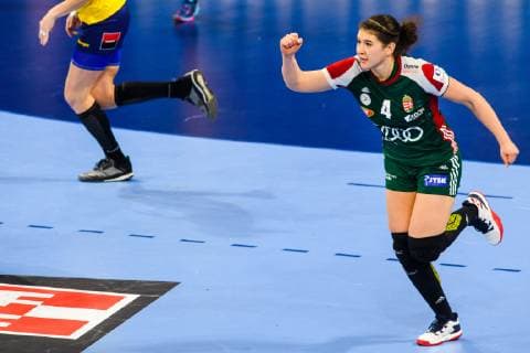 181212 Petra T?vizi of Hungary celebrates during the EHF European WomenÕs Handball Championship match between Hungary and Romania on December 11 2018 in Nancy Photo Fredrik Varfjell BILDBYR u0081N kod FV 150185, detectedSourceLanguage  Copyright: FREDRIKxVARFJELL BB181212FV054