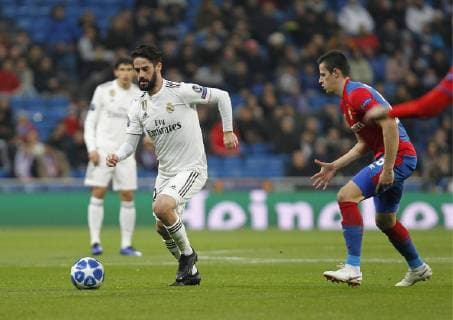 Soccer match between Real Madrid and CSK of the Champions League 2018 2019 held at the Santiago Bernabeu stadium in Madrid Photo Jose Cuesta 261 Cordon Press Isco Cordon Press  xJosexLuisxCuestax xx