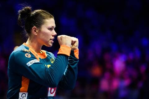 181212 Goalkeeper Filippa Idehn of Sweden celebrates after saving a penalty during the EHF European WomenÕs Handball Championship match between Sweden and Russia on December 12 2018 in Nantes Photo Ludvig Thunman BILDBYR u0081N kod LT 35571, detectedSourceLanguage  Copyright: LUDVIGxTHUNMAN BB181212LT075
