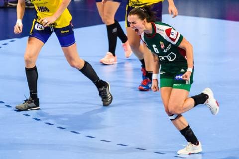 181212 Nadine Schatzl of Hungary celebrates during the EHF European WomenÕs Handball Championship match between Hungary and Romania on December 11 2018 in Nancy Photo Fredrik Varfjell BILDBYR u0081N kod FV 150185, detectedSourceLanguage  Copyright: FREDRIKxVARFJELL BB181212FV062