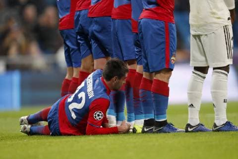 Sport Bilder des Tages Georgi Schennikov of CSKA Moscow lies on the ground during a free kick during the UEFA Champions League group G match between Real Madrid and CSKA Moskva at the Santiago Bernabeu stadium on December 12, 2018 in Madrid, Spain UEFA Champions League 2018 2019 xVIxVIxImagesx xMauricexvanxSteenxIVx 13053541