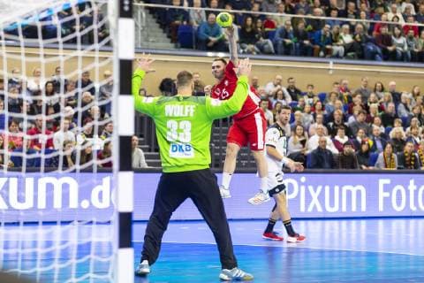 Akadiusz Moryto No 25 Poland counter against goalkeeper Andreas Wolff No 33 Germany Germany vs Poland Handball Test match 12 12 18 Rostock Mecklenburg Vorpommern Germany StadtHalle Copyright: xAgentur54Gradx xFelixxKoenigx