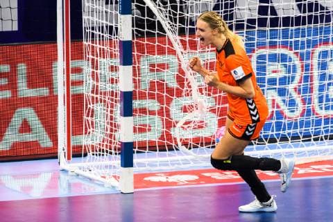 181212 Kelly Dulfer of Netherlands celebrates during the EHF European WomenÕs Handball Championship match between Netherlands Germany on December 11 2018 in Nancy Photo Fredrik Varfjell BILDBYR u0081N kod FV 150186, detectedSourceLanguage  Copyright: FREDRIKxVARFJELL BB181212FV082