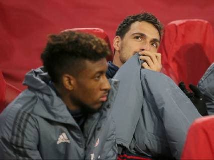Kingsley Coman FC Bayern Muenchen 29 Mats Hummels FC Bayern Muenchen 5 on the bench Ajax Amsterdam vs. FC Bayern Muenchen Football Champions League Group Phase 12 12 2018 Ajax Amsterdam vs. FC Bayern Muenchen Football Champions League Group Phase 12 12 2018 Amsterdam Copyright: xLanger Eibner-Pressefotox EP_HLR