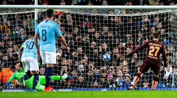 12 12 2018 xfux Football UEFA Champions League Manchester City FC TSG 1899 Hoffenheim emspor v l Ederson Manchester City FC Andrej Kramaric TSG 1899 Hoffenheim Goal scored Goal to 0 1 Manchester