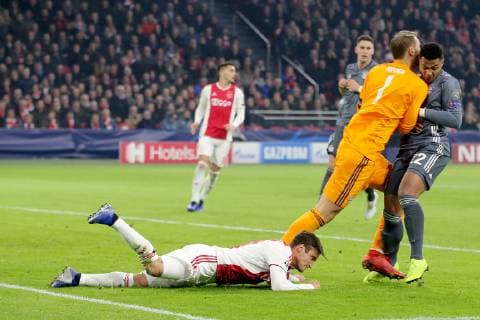 Nicolas Tagliafico AFC Ajax Amsterdam 31 Goalkeeper Manuel Neuer FC Bayern Muenchen 1 Serge Gnabry FC Bayern Muenchen 22 bounce together Ajax Amsterdam vs FC Bayern Muenchen Football Champions League Group stage 12 12 2018 Ajax Amsterdam vs FC Bayern Muenchen Football Champions League Group stage 12 12 2018 Amsterdam Copyright: xLanger Eibner-Pressefotox EP_HLR