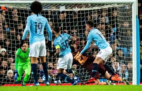 12 12 2018 xfux Football UEFA Champions League Manchester City FC TSG 1899 Hoffenheim emspor v l Ederson Manchester City FC Benjamin Huebner TSG 1899 Hoffenheim Aymeric Laporte Manchester City FC Foul to the penalty kick Manchester