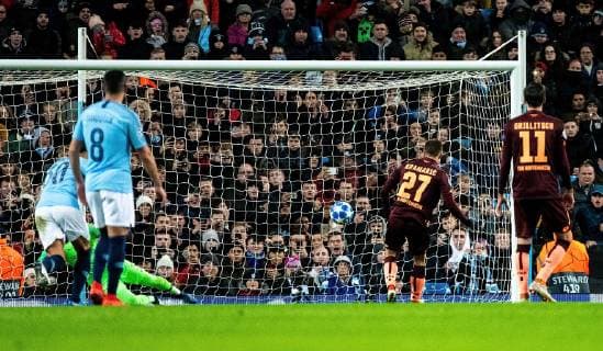 12 12 2018 xfux Football UEFA Champions League Manchester City FC TSG 1899 Hoffenheim emspor v l Ederson Manchester City FC Andrej Kramaric TSG 1899 Hoffenheim Goal scored Goal to 0 1 penalty Manchester