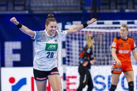 Handball Women European Championship Netherlands Germany Main Round Group 2 3 Matchday at the Palais des Sports Emily Boelk Bölk Germany Thueringer HC Kelly Dulfer Netherlands Jubel Freude Emotion Torjubel Torschuetze Scorer Nancy Palais des Sports Jean Weille France