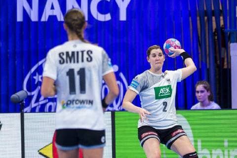 Handball Women European Championship Netherlands Germany Main Round Group 2 3 Matchday at the Palais des Sports v li Xenia Smits Germany Metz Marlene Zapf Germany Metzingen Nancy Palais des Sports Jean Weille France