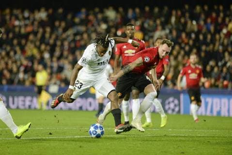 Batshuayi in action during the Uefa Champions League football match between Valencia and Manchester on december 12 at Mestalla stadium in Valencia Spain Foto Xisco Navarro Cordon Press  xXiscoxNavarrox xx