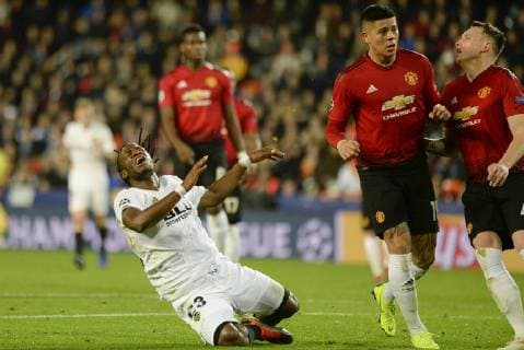 Batshuayi in action during the Uefa Champions League football match between Valencia and Manchester on december 12 at Mestalla stadium in Valencia Spain Foto Xisco Navarro Cordon Press  xXiscoxNavarrox xx