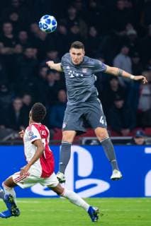 12 12 2018 xkvx Football UEFA Champions League Ajax Amsterdam FC Bayern Muenchen emspor v l Niklas Suele FCB FC Bayern Muenchen DFL DFB REGULATIONS PROHIBIT ANY USE OF PHOTOGRAPHS as IMAGE SEQUENCES and or QUASI VIDEO Amsterdam