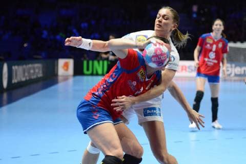 Manon Houette (France) HANDBALL : Serbie vs France- Euro feminin 2018 - 12 12 2018 RonanHoussin Panoramic 
