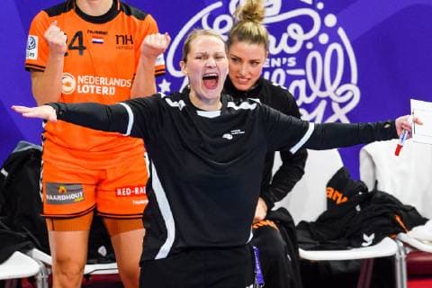 181212 Helle Thomsen head coach of Netherlands celebrates during the EHF European WomenÕs Handball Championship match between Netherlands Germany on December 11 2018 in Nancy Photo Fredrik Varfjell BILDBYR u0081N kod FV 150186, detectedSourceLanguage  Copyright: FREDRIKxVARFJELL BB181212FV097
