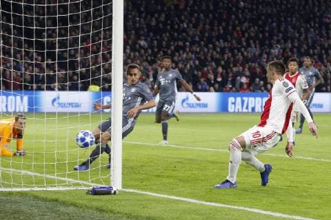 (L-R), Manuel Neuer of Bayern Munchen, Rafinha of Bayern Munchen, Dusan Tadic of Ajax during the UEFA Champions League group E match between Ajax Amsterdam and Bayern Munich at the Johan Cruijff Arena on December 12, 2018 in Amsterdam, The Netherlands UEFA Champions League 2018 2019 xVIxVIxImagesx xJeroenxPutmansxIVx 13055046