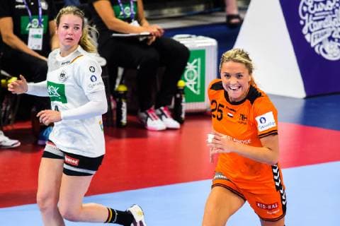 181212 Charris Rozemalen of Netherlands celebrates during the EHF European WomenÕs Handball Championship match between Netherlands Germany on December 11 2018 in Nancy Photo Fredrik Varfjell BILDBYR u0081N kod FV 150186, detectedSourceLanguage  Copyright: FREDRIKxVARFJELL BB181212FV101
