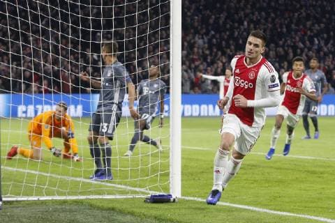 Dusan Tadic of Ajax during the UEFA Champions League group E match between Ajax Amsterdam and Bayern Munich at the Johan Cruijff Arena on December 12, 2018 in Amsterdam, The Netherlands UEFA Champions League 2018 2019 xVIxVIxImagesx xJeroenxPutmansxIVx 13055064