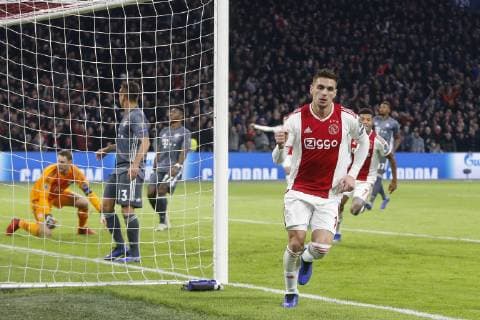 Dusan Tadic of Ajax during the UEFA Champions League group E match between Ajax Amsterdam and Bayern Munich at the Johan Cruijff Arena on December 12, 2018 in Amsterdam, The Netherlands UEFA Champions League 2018 2019 xVIxVIxImagesx xJeroenxPutmansxIVx 13055065