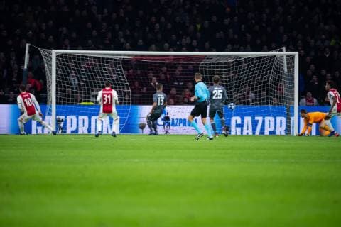 12 12 2018 xkvx Football UEFA Champions League Ajax Amsterdam FC Bayern Munich emspor v l Goal scored Goal to 1 1 by Dusan Tadic Ajax Amsterdam DFL DFB REGULATIONS PROHIBIT ANY USE OF PHOTOGRAPHS as IMAGE SEQUENCES and or QUASI VIDEO Amsterdam