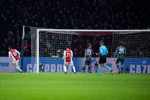12 12 2018 xkvx Football UEFA Champions League Ajax Amsterdam FC Bayern Munich emspor v l Goal scored Goal to 1 1 by Dusan Tadic Ajax Amsterdam DFL DFB REGULATIONS PROHIBIT ANY USE OF PHOTOGRAPHS as IMAGE SEQUENCES and or QUASI VIDEO Amsterdam