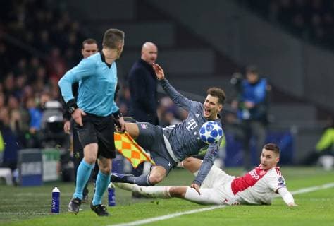 12 12 2018 Football UEFA Champions League 2018 2019 Group stage 6 matchday Ajax Amsterdam FC Bayern Munich at Johan Cruijff Arena Amsterdam L R Leon Goretzka Bayern Munich is being fouled by Maximilian Wöber Ajax Amsterdam DFL and DFB regulations prohibit any use of photographs as image sequences and or quasi video