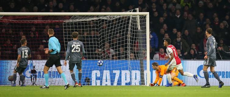 12 12 2018 Football UEFA Champions League 2018 2019 Group stage 6 Matchday Ajax Amsterdam FC Bayern Munich at the Johan Cruijff Arena Amsterdam Goal to 1 1 DFL and DFB regulations prohibit any use of photographs as image sequences and or quasi video