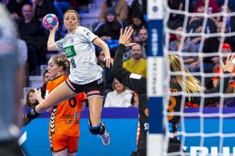 Handball Women European Championship Netherlands Germany Main Round Group 2 3 Matchday at the Palais des Sports v li Franziska Müller Mueller Germany Blomberg Tess Wester Netherlands Nancy Palais des Sports Jean Weille France