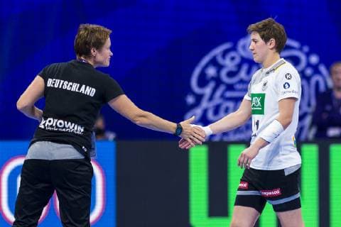 Handball Women EM Netherlands Germany Main Round Group 2 3 Matchday at the Palais des Sports v li Coach Heike Horstmann Germany Ina Grossmann Germany Thueringer HC dissatisfied disappointed disappointed down frustrated Nancy Palais des Sports Jean Weille France