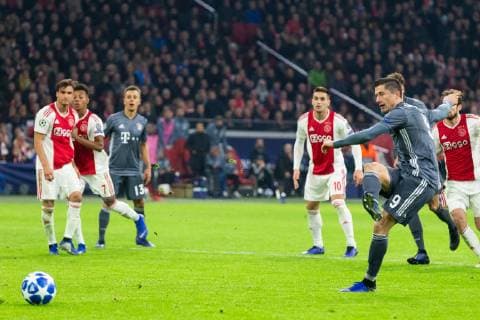 Robert Lewandowski of FC Bayern Munchen during the UEFA Champions League group E match between Ajax Amsterdam and Bayern Munich at the Johan Cruijff Arena on December 12, 2018 in Amsterdam, The Netherlands UEFA Champions League 2018 2019 xVIxVIxImagesx xTomxBodexMultimediaxIVx 13055216