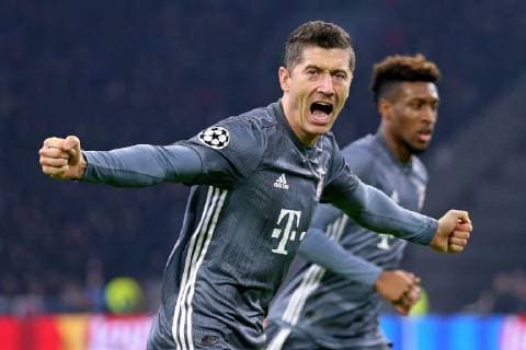 Sport Bilder des Tages AMSTERDAM, Ajax - Bayern Munchen, football, Champions League Season 2018 2019, 12-12-2018, Johan Cruijff Arena . Bayern Munchen player Robert Lewandowski celebrating his 2-3 during the game Ajax - Bayern . Ajax - Bayern  x2686065x