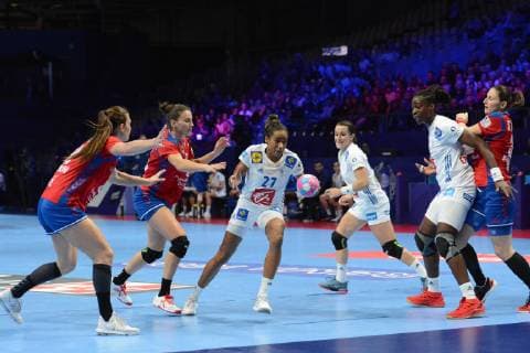 Estelle Nze Minko (France) HANDBALL : Serbie vs France- Euro feminin 2018 - 12 12 2018 RonanHoussin Panoramic 