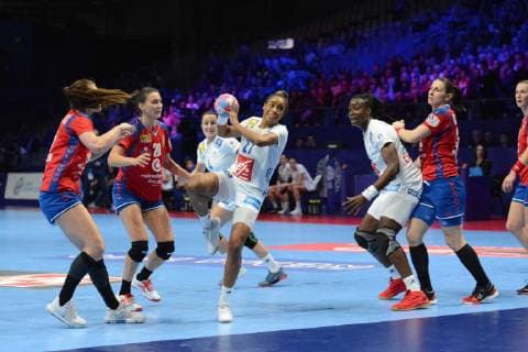 Estelle Nze Minko (France) HANDBALL : Serbie vs France- Euro feminin 2018 - 12 12 2018 RonanHoussin Panoramic 