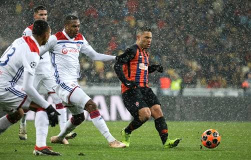 Midfielder Marlos (R) of FC Shakhtar Donetsk is seen in action with players of Olympique Lyonnais (Lyon) during the UEFA Champions League Group F Matchday 6 game at the NSC Olimpiyskiy, Kyiv, capital of Ukraine, December 12, 2018. Ukrinform. UCL: Shakhtar vs Lyon in Kyiv  Copyright: xDanilxShamkinx
