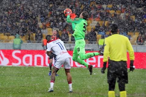 Goalkeeper Andrii Piatov (C) of FC Shakhtar Donetsk makes a save during the UEFA Champions League Group F Matchday 6 game against Olympique Lyonnais (Lyon) at the NSC Olimpiyskiy, Kyiv, capital of Ukraine, December 12, 2018. Ukrinform. UCL: Shakhtar vs Lyon in Kyiv  Copyright: xPavlo_Bagmutx