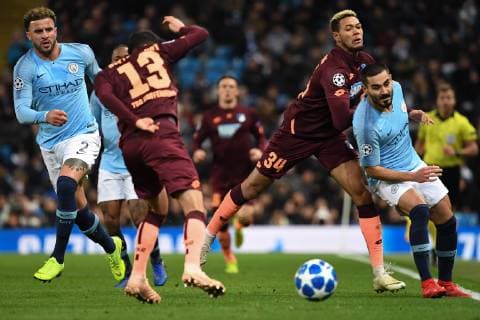 12 12 2018 xmeix Football UEFA Champions League Manchester City FC TSG 1899 Hoffenheim emspor v l Leonardo Bittencourt TSG 1899 Hoffenheim Ilkay Guendogan Manchester City Kyle Walker Manchester City Joelinton TSG 1899 Hoffenheim DFL DFB REGULATIONS PROHIBIT ANY USE OF PHOTOGRAPHS as IMAGE SEQUENCES and or QUASI VIDEO Manchester prio:1