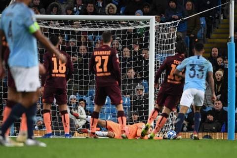 12 12 2018 xmeix Soccer UEFA Champions League Manchester City FC TSG 1899 Hoffenheim emspor v l Nadiem Amiri TSG 1899 Hoffenheim Andrej Kramaric TSG 1899 Hoffenheim Oliver Baumann TSG 1899 Hoffenheim Nico Schulz TSG 1899 Hoffenheim Gabriel Jesus Manchester City DFL DFB REGULATIONS PROHIBIT ANY USE OF PHOTOGRAPHS as IMAGE SEQUENCES and or QUASI VIDEO Manchester prio:1