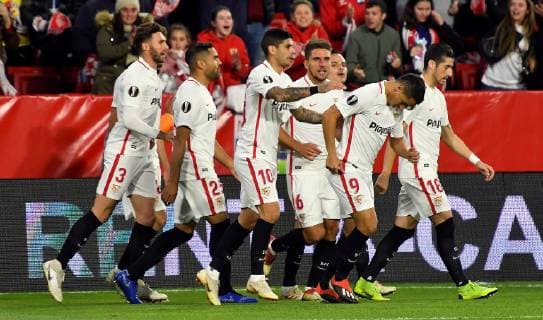 Sevilla s French striker Ben Yedder (2R) jubilates a goal with his teammates during the UEFA Europa League 6th round groups phase match between Sevilla and Krasnodar at the Sanchez Pizjuan Stadium, in Seville, Andalusia, Spain, 13 December 2018. Sevilla vs. Krasnodar !ACHTUNG: NUR REDAKTIONELLE NUTZUNG!  Copyright: xRaulxCarox GRAF6459 20181213-636803267652606153