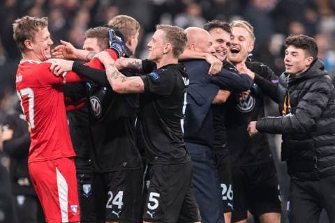 Sport Bilder des Tages Malmo FF celebrate the victory during the UEFA Europa League group I match between between Besiktas AS and Malmo FF at the Besiktas Park on December 13, 2018 in Istanbul, Turkey UEFA Europa League 2018 2019 xVIxVIxImagesx xGerritxvanxKeulenxIVx 13060918