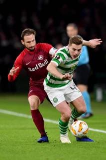 SOCCER - UEFA EL, Celtic vs RBS GLASGOW,SCOTLAND,13.DEC.18 - SOCCER - UEFA Europa League, group stage, Celtic Glasgow vs Red Bull Salzburg. Image shows Andreas Ulmer (RBS) and James Forrest (Celtic). GEPAxpictures xFlorianxErtl