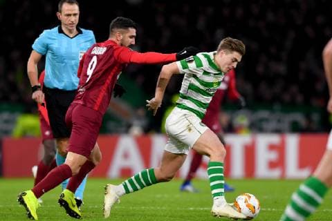 SOCCER - UEFA EL, Celtic vs RBS GLASGOW,SCOTLAND,13.DEC.18 - SOCCER - UEFA Europa League, group stage, Celtic Glasgow vs Red Bull Salzburg. Image shows Munas Dabbur (RBS) and James Forrest (Celtic). GEPAxpictures xFlorianxErtl