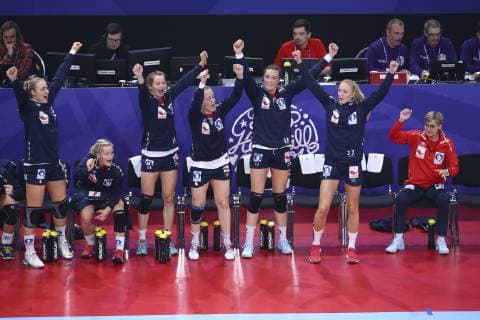 Handball, Damen EM, Spiel um Platz 5, Schweden - Norwegen Joie equipe (Norvege) HANDBALL : Suede vs Norvege - Euro Feminin - 14 12 2018 GwendolineLeGoff Panoramic 