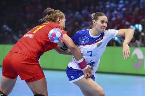 Handball, Damen EM, Halbfinale, Russland - Rumänien Daria Dmitrieva (Russie) vs Crina Elena Pintea (Roumanie) HANDBALL : Russie vs Roumanie - Demie Finale Euro feminin - 14 12 2018 GwendolineLeGoff Panoramic 